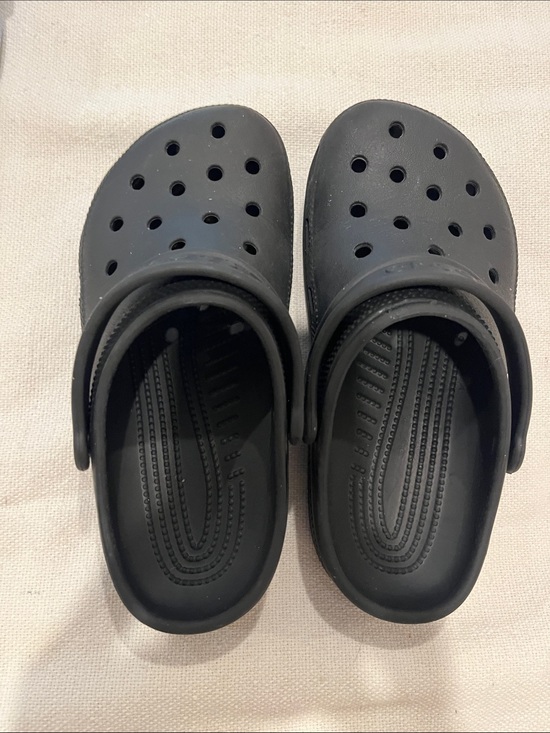 CROCS Other - CROCS Kids Black Classic Clog Sandals